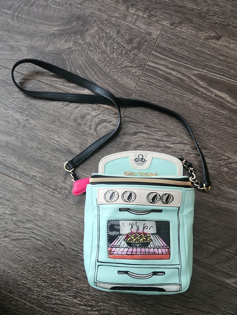 Betsey Johnson Gimme Some L'Oven Crossbody Purse Bag Mint Oven